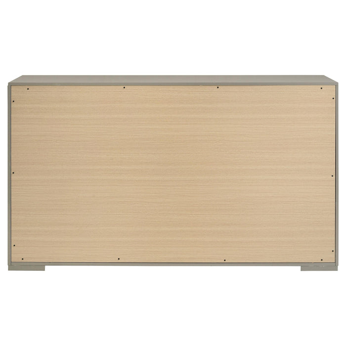 Ives Dresser
